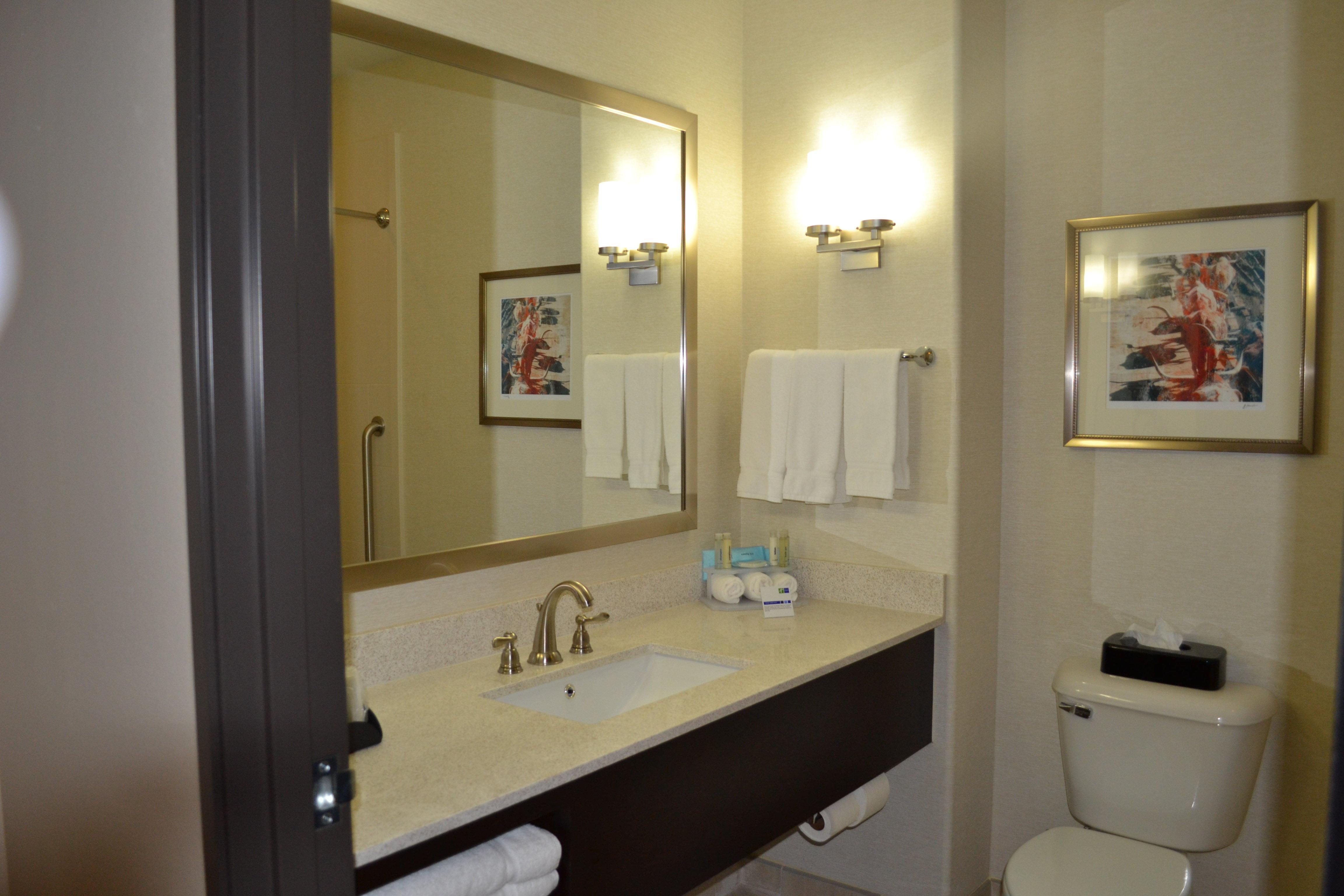 Holiday Inn Express Hotel And Suites Duncan By Ihg Exteriör bild