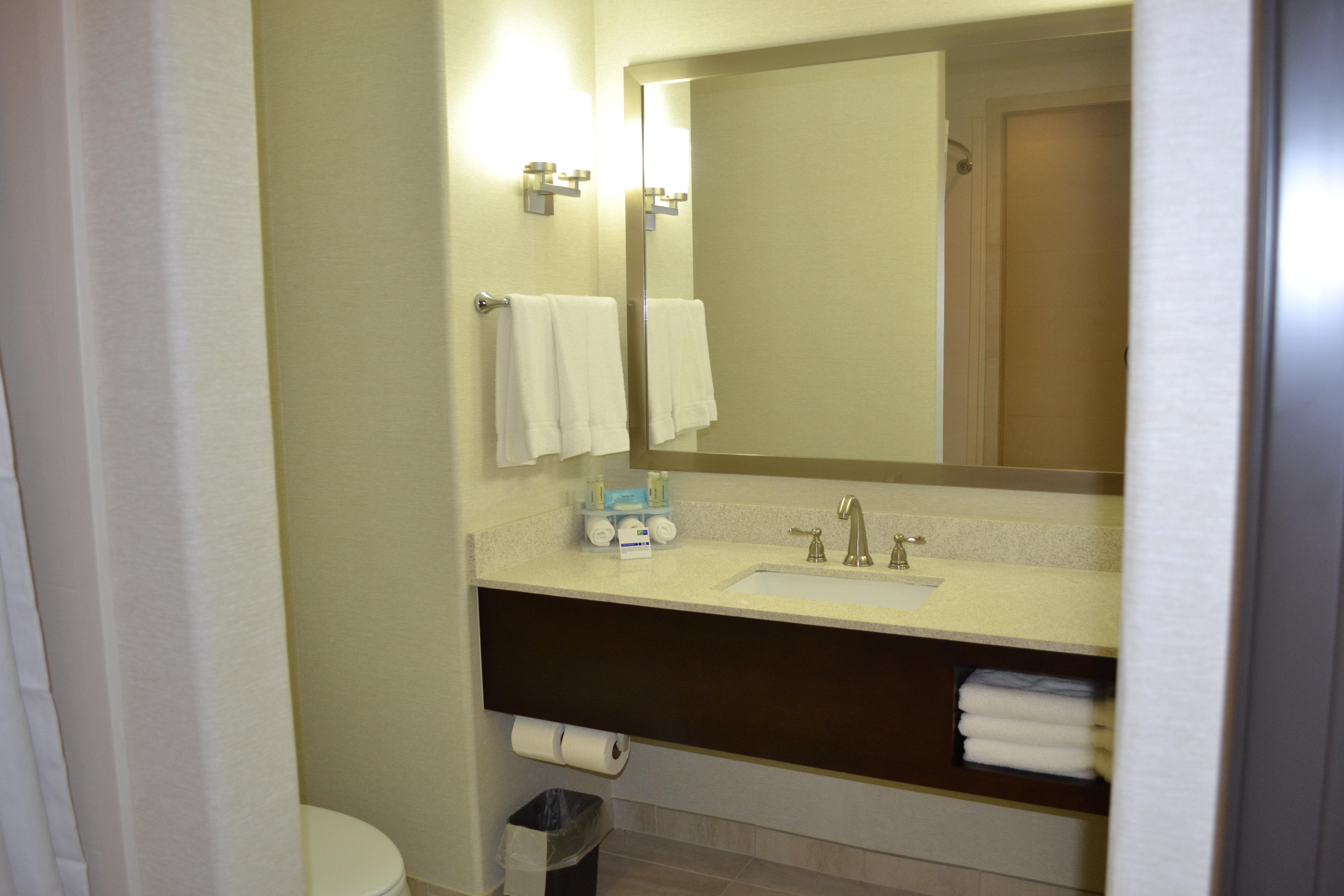 Holiday Inn Express Hotel And Suites Duncan By Ihg Exteriör bild